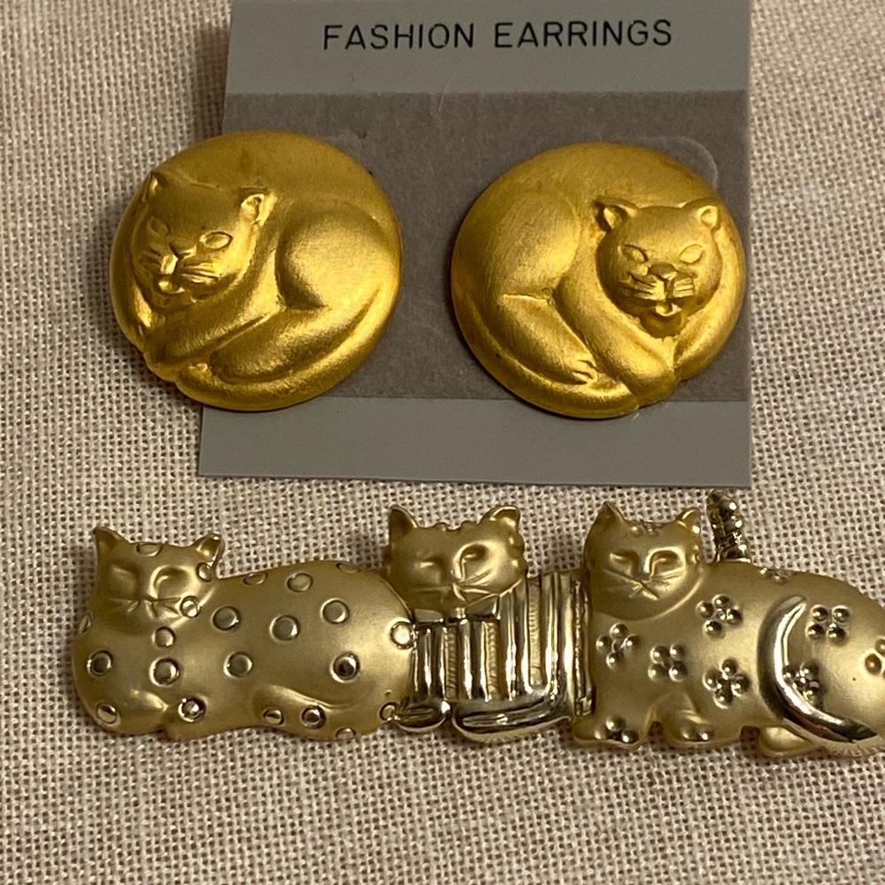 Vintage cat JJ Jonette Jewelry round cat gold earrings and AJC cat bar brooch